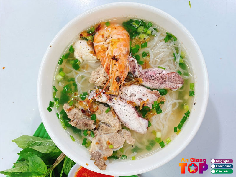 Nhung-tieu-chi-danh-gia-quan-hu-tieu-ngon-tai-an-giang-angiangtoplist