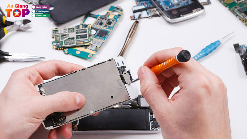 Top-10-dia-chi-sua-dien-thoai-tai-an-giang-tay-nghe-cao-angiangtoplist