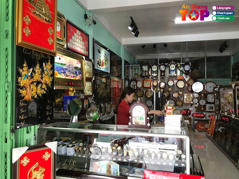 Cua-hang-qua-luu-niem-kiem-thuan-1-angiangtoplist