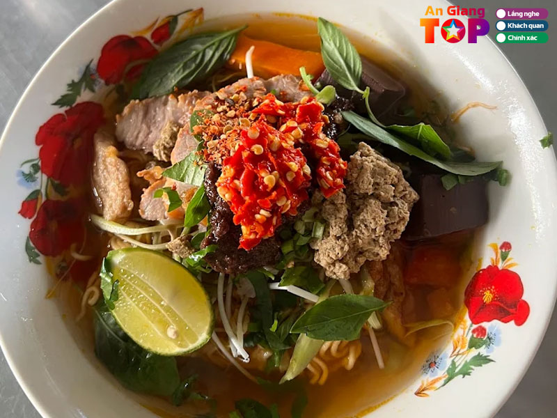 Bun-rieu-cua-dong-quan-cafe-24-1-angiangtoplist