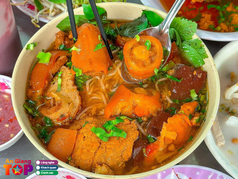 Quan-bun-rieu-cua-17k-1-angiangtoplist