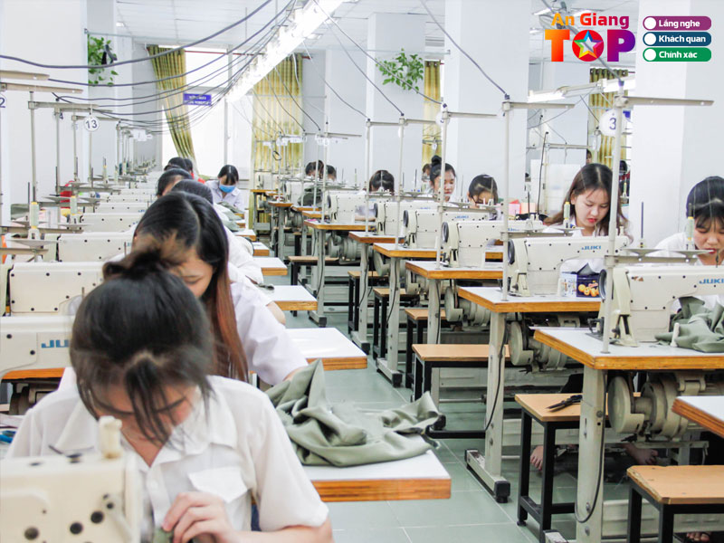 Cong-ty-may-thoi-trang-minh-thu-angiangtoplist