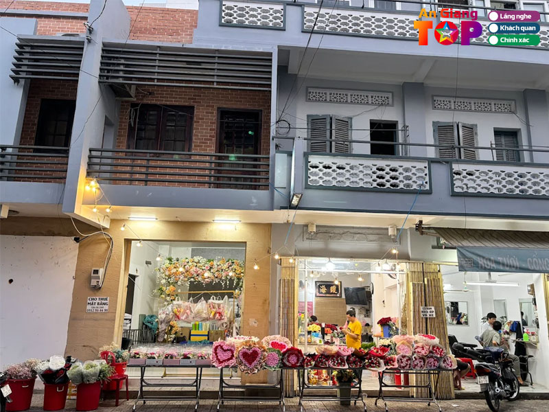 Shop-hoa-tuoi-minh-tri-1-angiangtoplist
