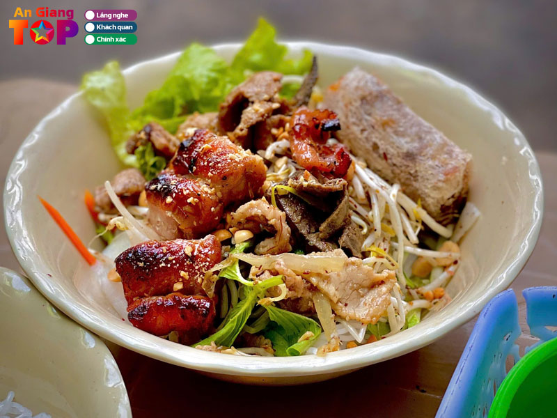Tieu-chi-chon-quan-bun-thit-xao-ngon-tai-an-giang-1-angiangtoplist