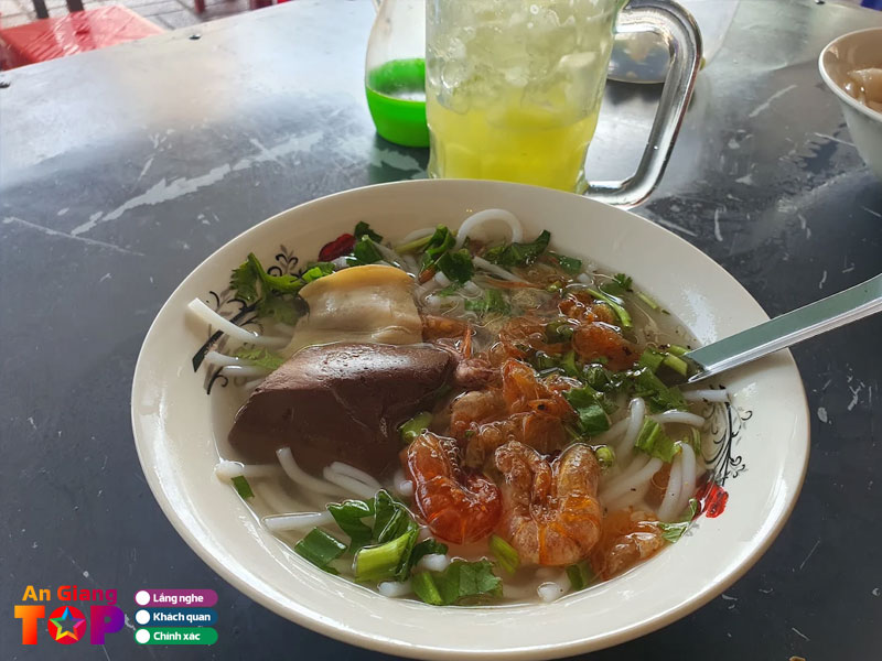 Banh-canh-tep-co-trinh-1-angiangtoplist
