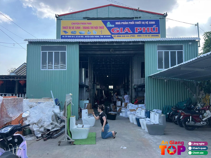 Thiet-bi-ve-sinh-gia-phu-angiangtoplist